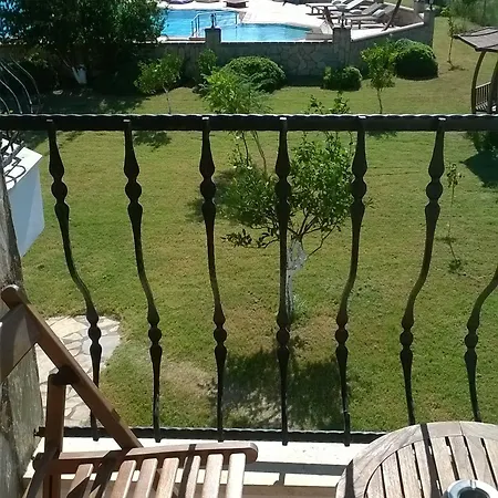 לינה וארוחת בוקר Mercan