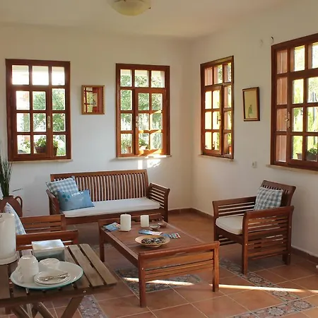 לינה וארוחת בוקר Mercan דטקה